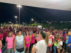 Prefeita Vanessa participa de caminhada em alusão ao dia nacional de combate ao câncer de mama